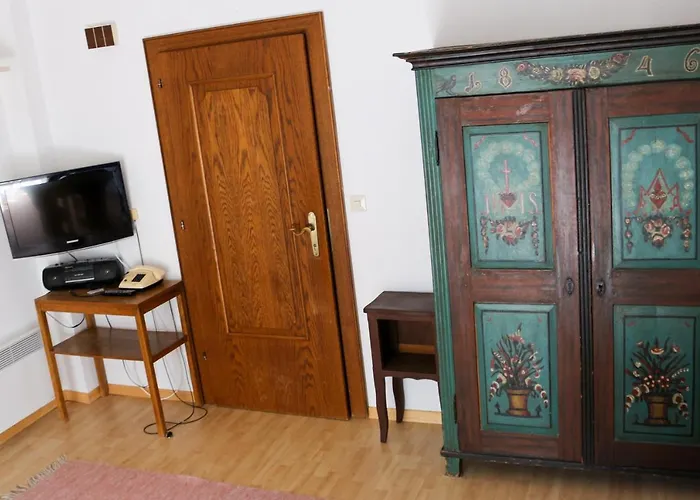 Haus Alpina Apartamento *